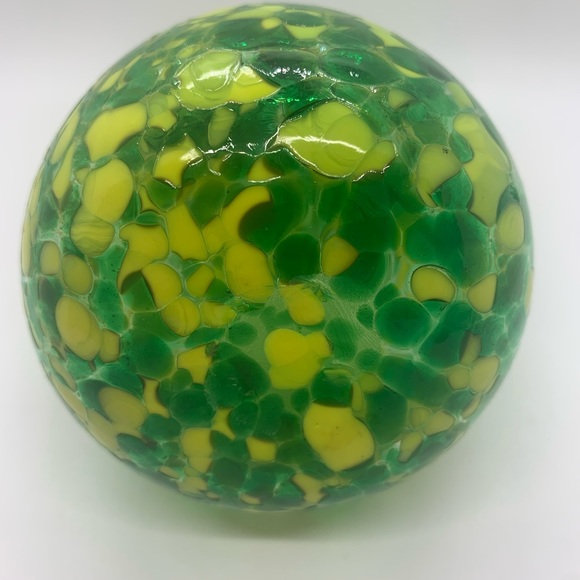 Art glass PEAR!  Hand blown art glass! Green and yellow! - Picture 4 of 4